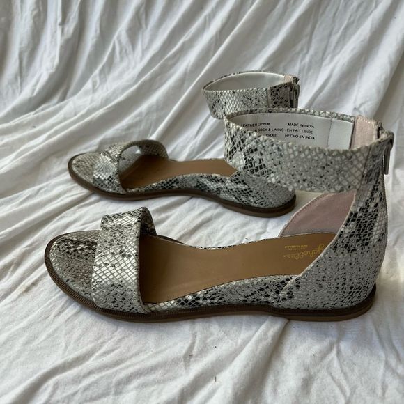 New 💖Seychelles Leather Snake Print Ankle Strap Lofty Sandals - 8.5 - Picture 6 of 12